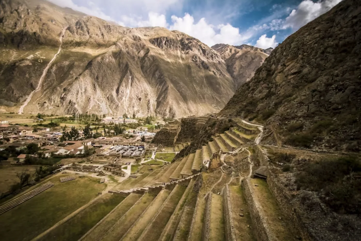 Valle Sagrado de los Incas terrazas de Pisac y fortaleza viva
